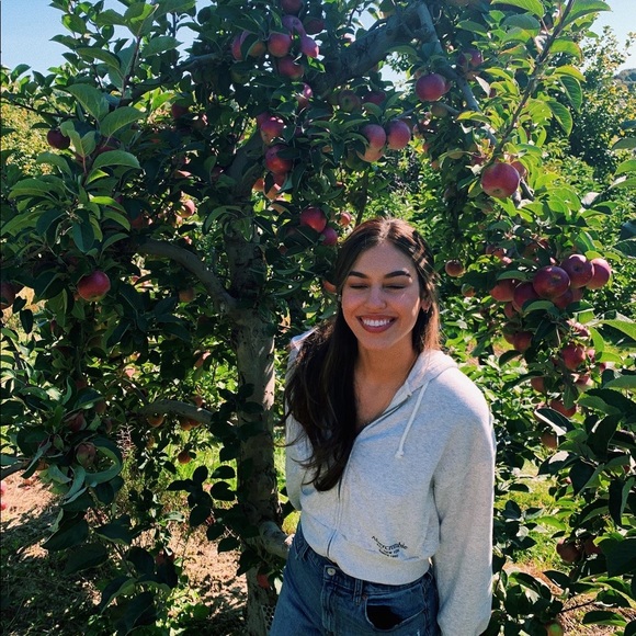 Meet your Posher, Isabelle - Picture 3 of 8